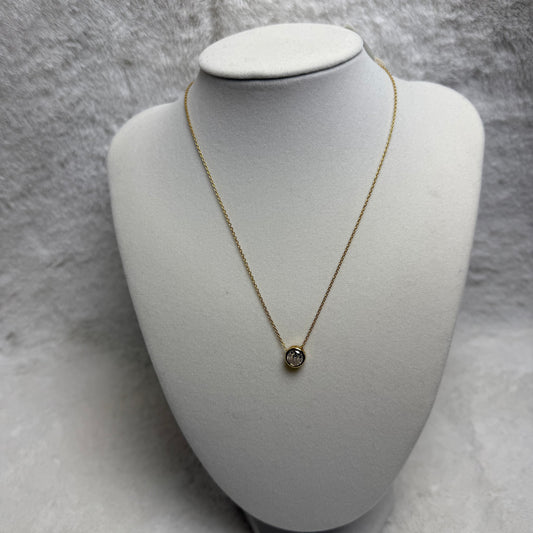 Gold circle necklace