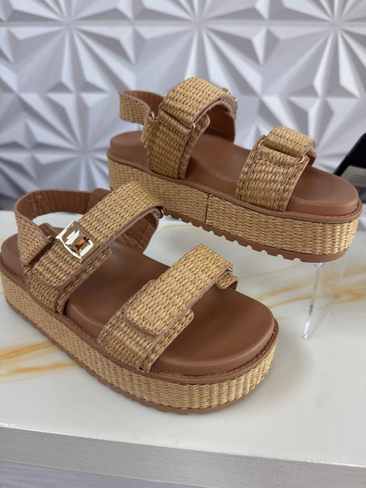 Monica Sandal✨