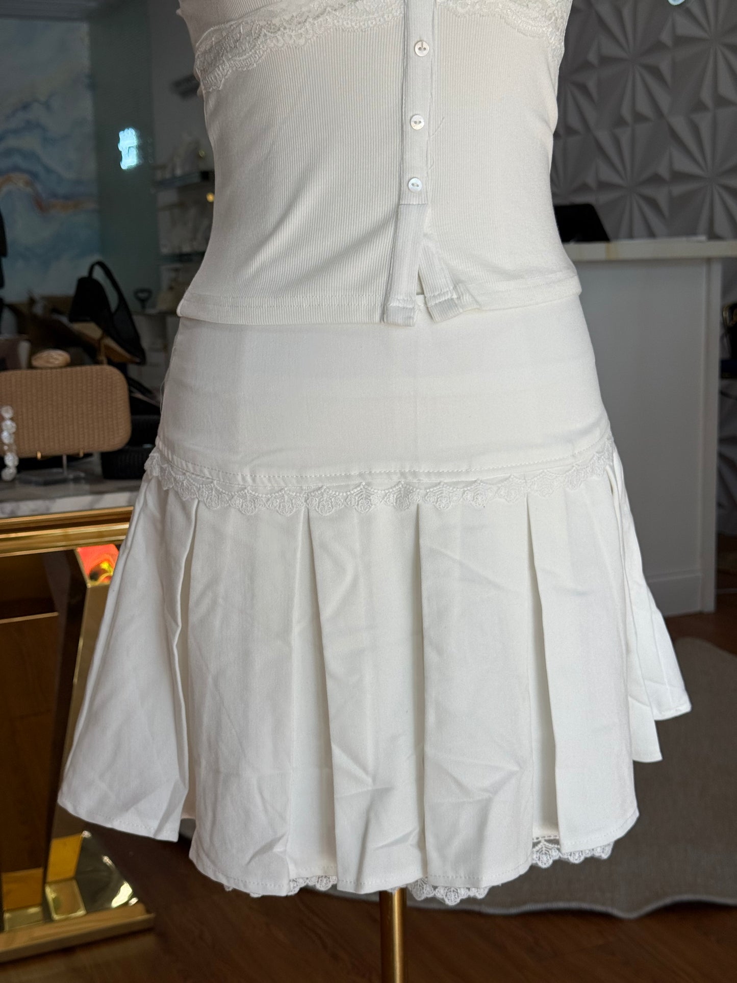 White Skirt w/Lace Trim✨