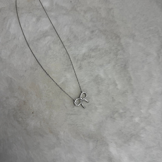 Bow necklace