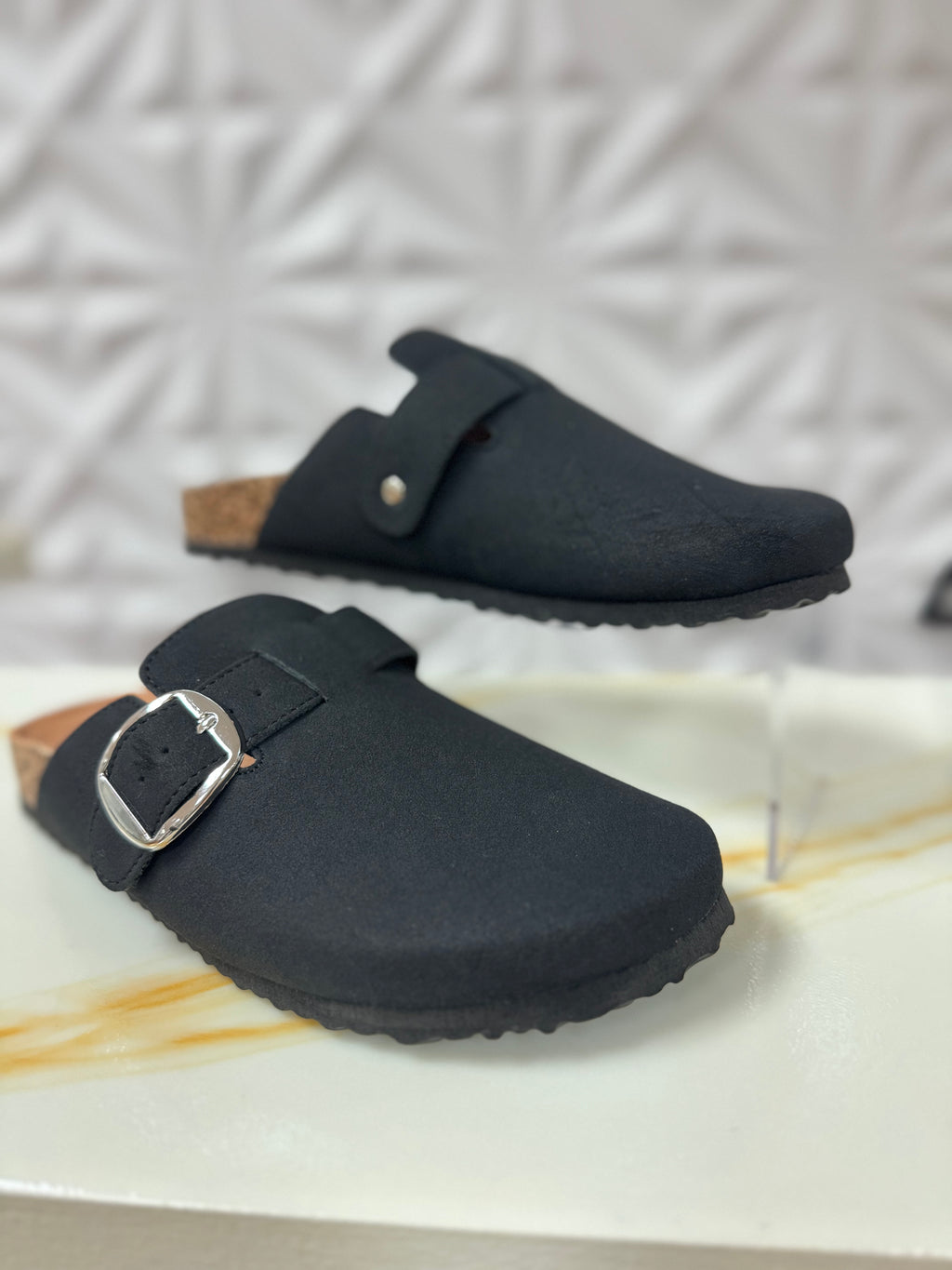 ⭐️ADDISON CLOG(BLACK) TOP SELLER💎
