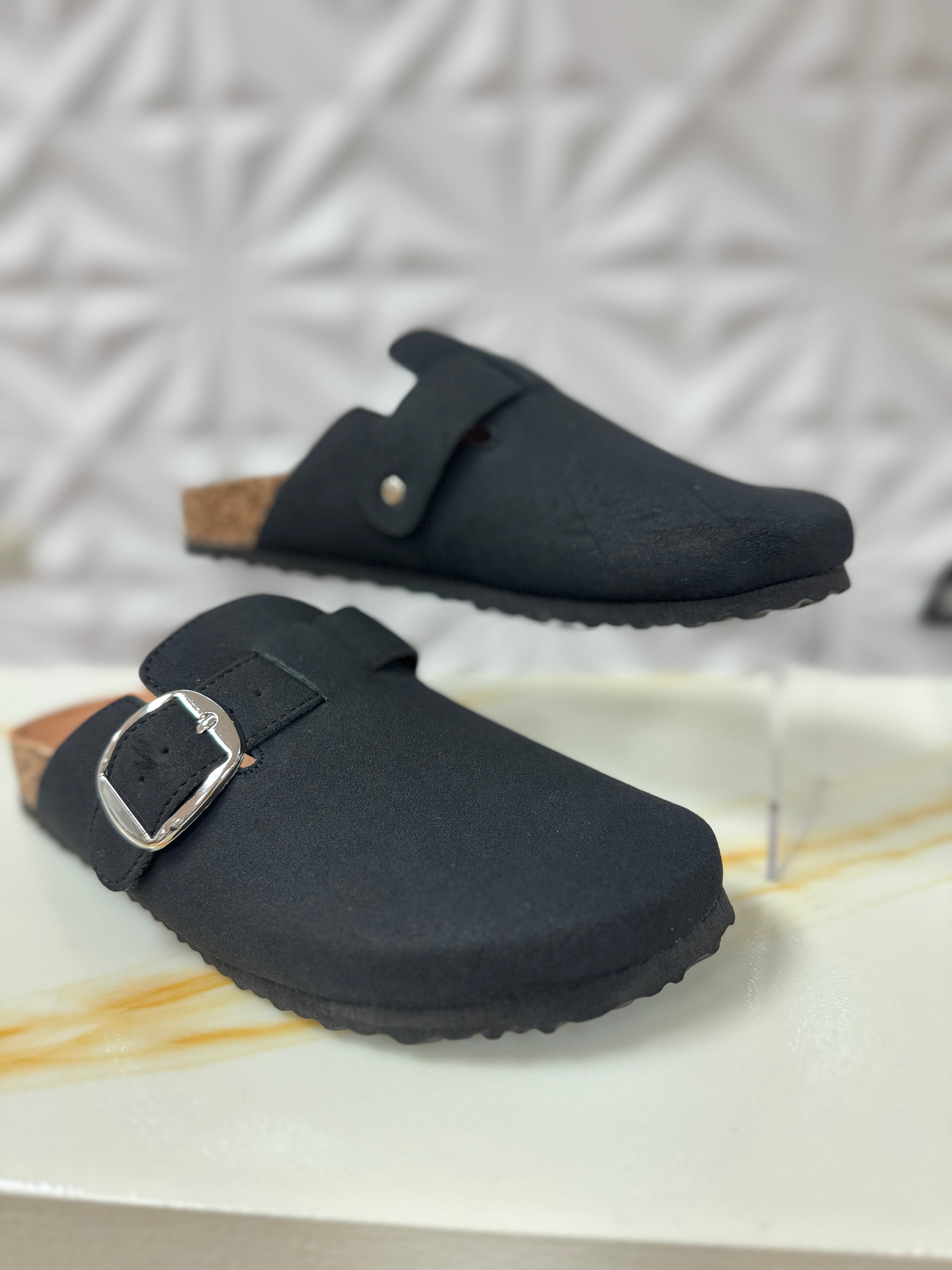 ⭐️ADDISON CLOG(BLACK) TOP SELLER💎
