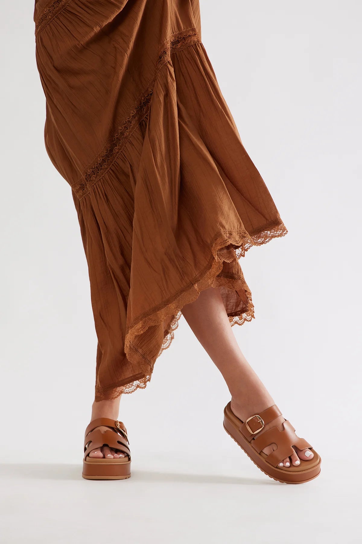 ⭐️CINDY (TAN) PLATFORM SANDAL(TOP SELLER!)💎