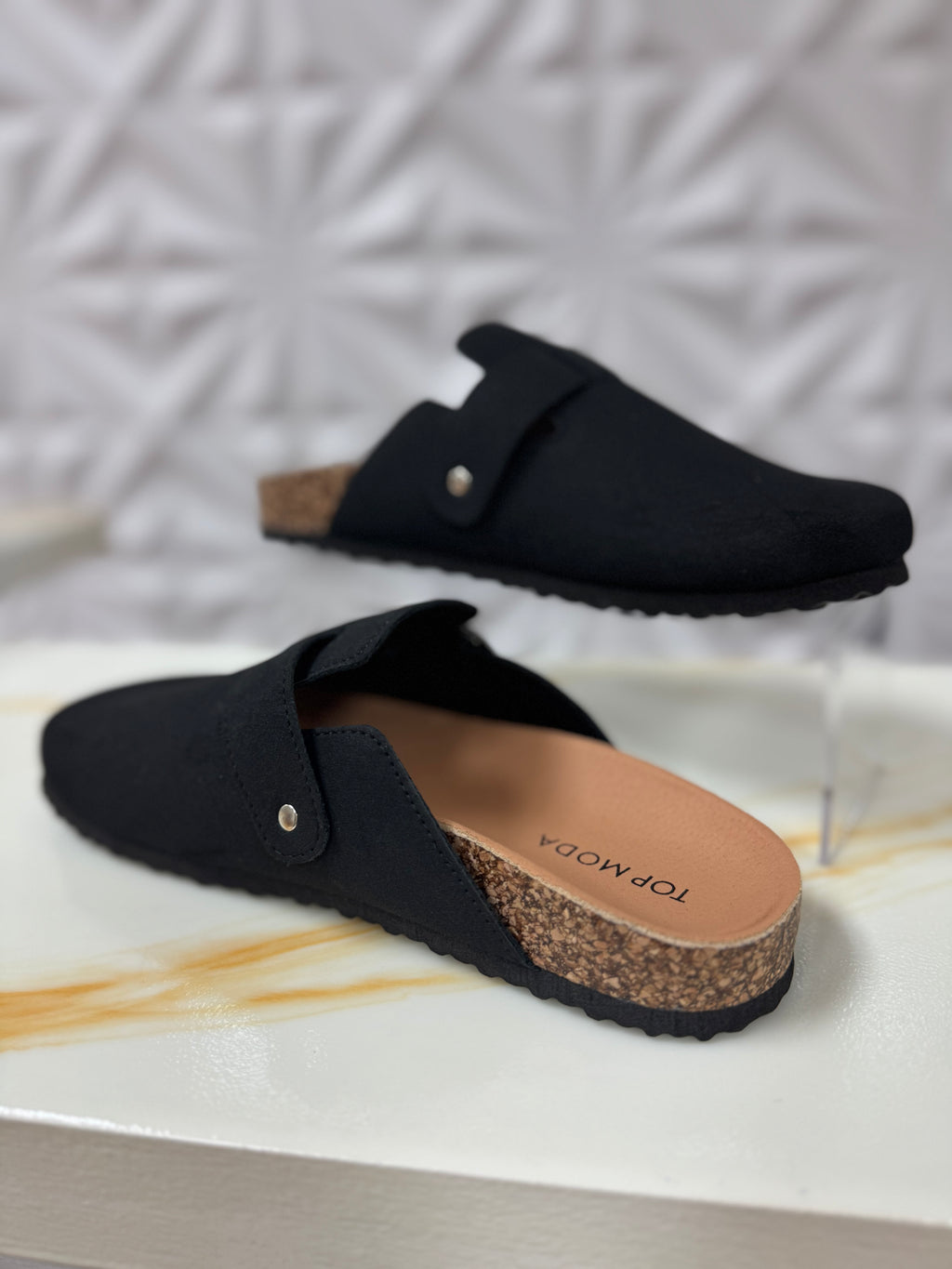 ⭐️ADDISON CLOG(BLACK) TOP SELLER💎