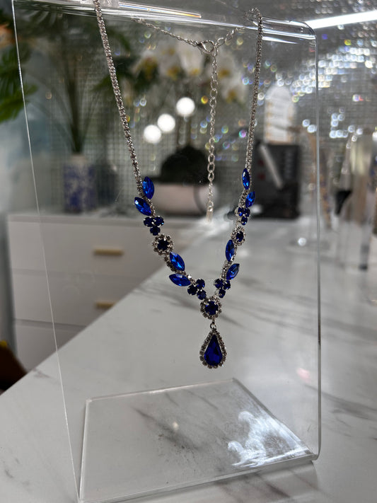 Floral sapphire necklace