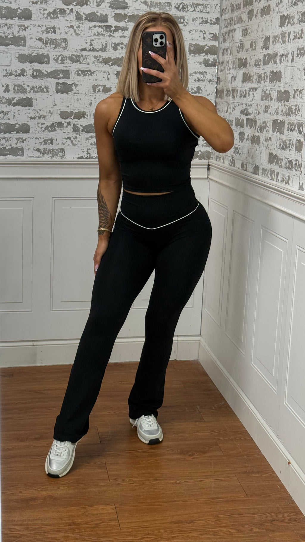 Black Legging w/White lining✨